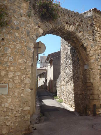 La porte d'Aubette, l'une des portes restantes de la seconde enceinte