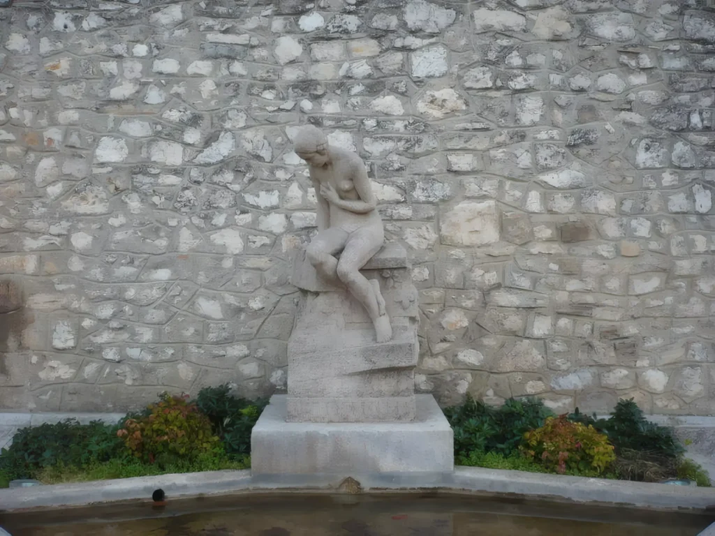 Foyer Rural Bastide Des Jourdans Fontaine De Ladolescente